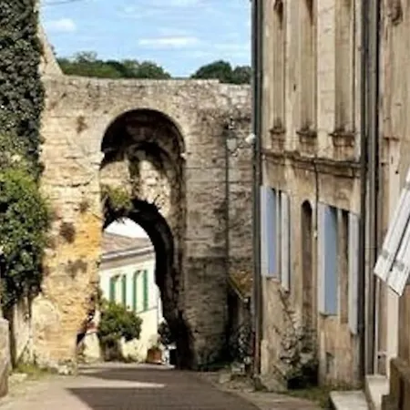 Appartement En Coeur De Village Bourg-sur-Gironde Exterior photo