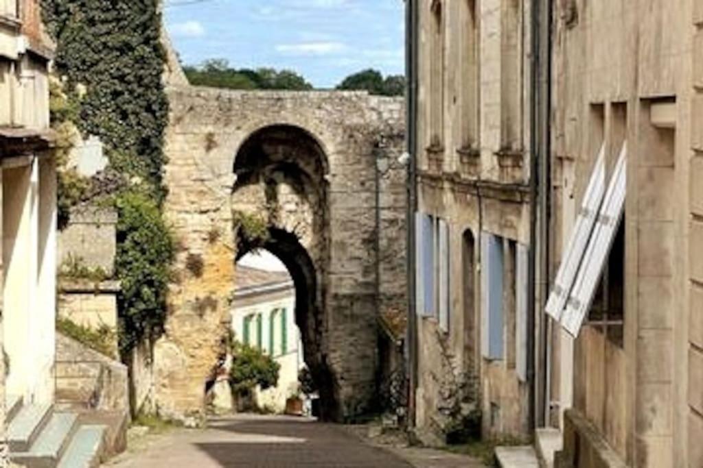 Apartment En Coeur De Village Bourg-sur-Gironde